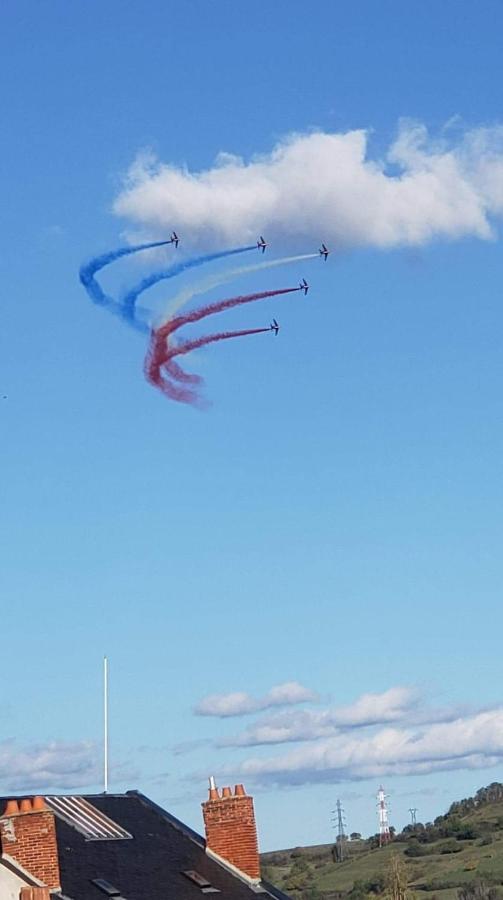 Appartement F2 Centre-Ville Issoire Avec Jolie Vue Buitenkant foto