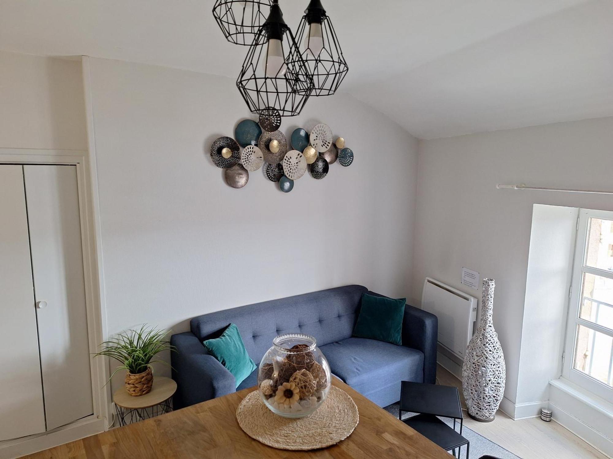Appartement F2 Centre-Ville Issoire Avec Jolie Vue Buitenkant foto