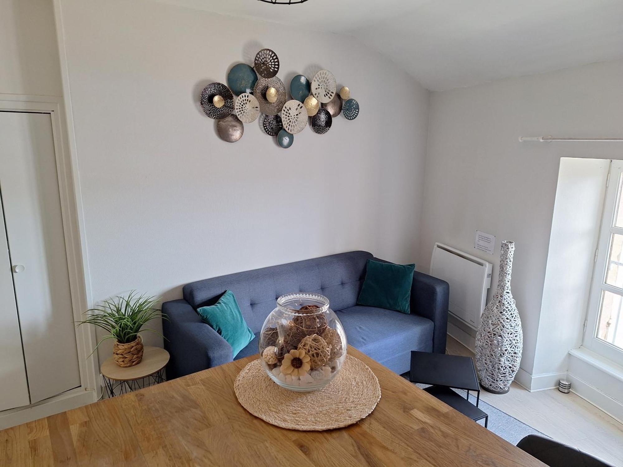 Appartement F2 Centre-Ville Issoire Avec Jolie Vue Buitenkant foto